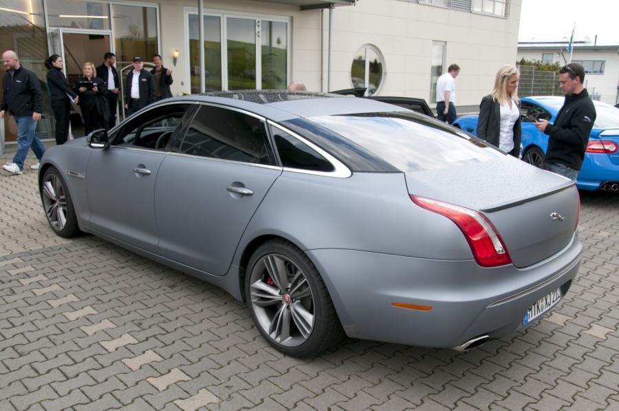  Jaguar XJ SuperSport Nurburgring Taxi 2012 года  (фото 10 из 51)